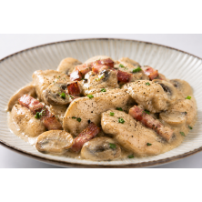 Pollo a la carbonara con champiñones y bacon