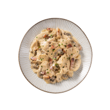 Pollo a la carbonara con champiñones y bacon