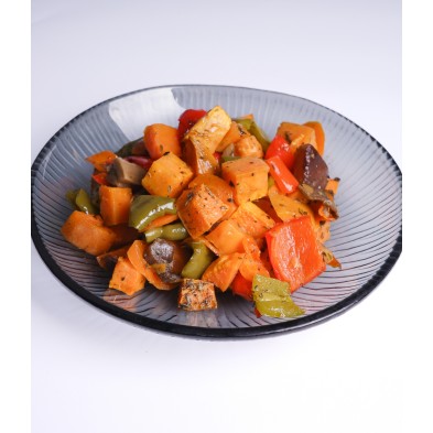 Boniato asado con verduras y setas