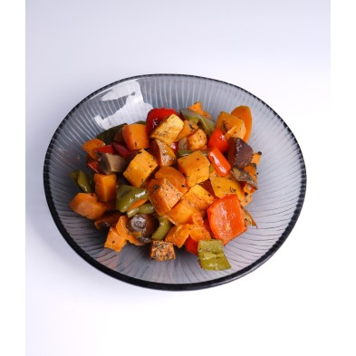 Boniato asado con verduras y setas