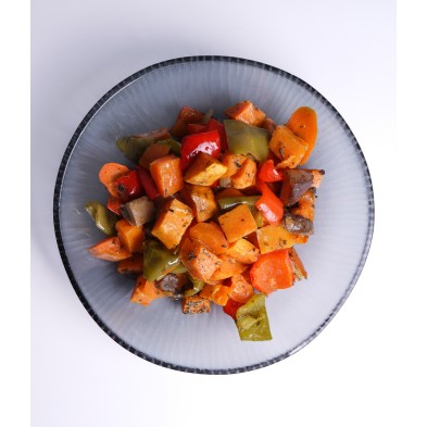 Boniato asado con verduras y setas