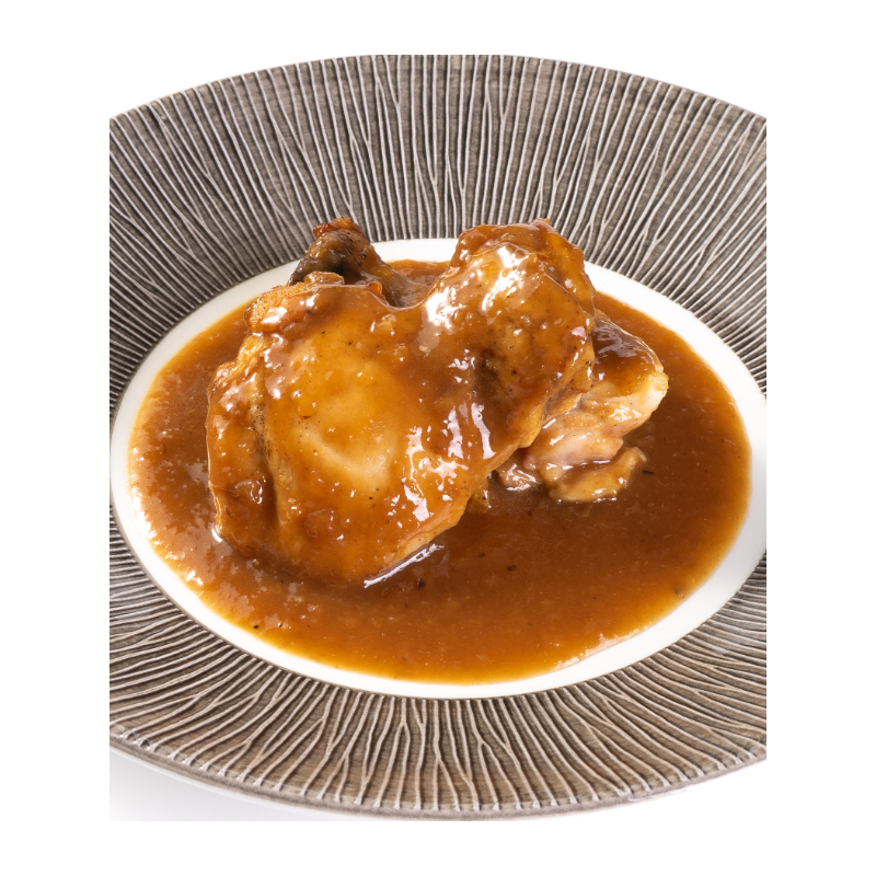 Contramuslos de pollo deshuesados en salsa de ajo y cebolla