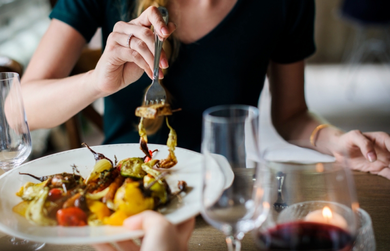 ¿Cómo debe de ser una cena?